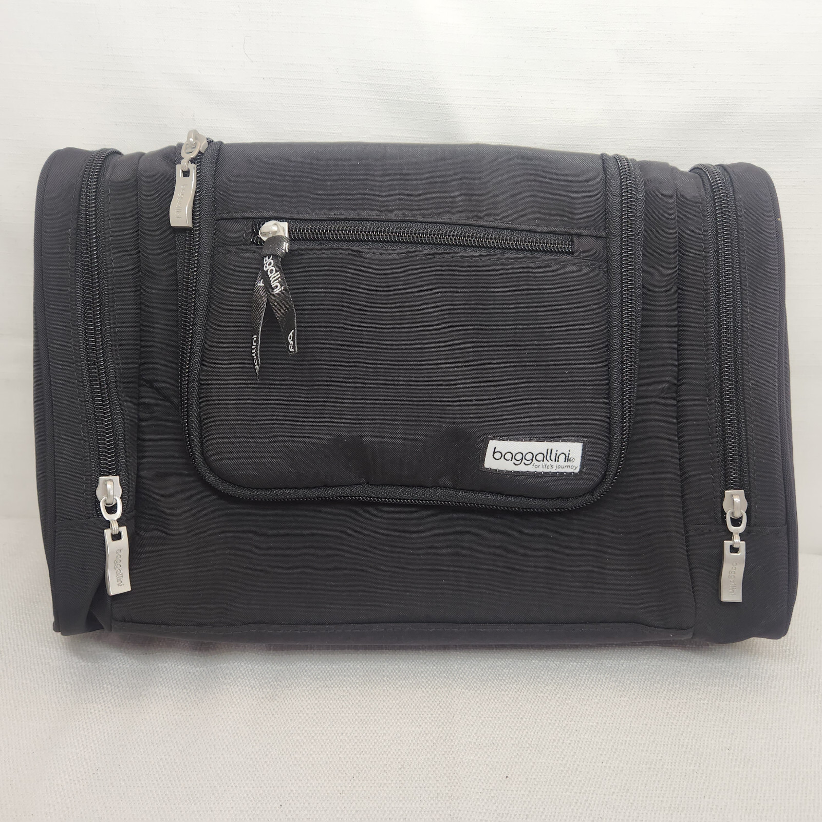 baggallini Travel Toiletry Kit Cosmetic Bag Fit & style Black / Gray