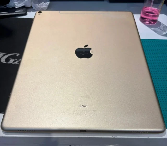 Apple iPad Pro 12.9-inch (2nd generation) · 64GB · Wi-Fi, foto 3 di 3