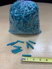 LOTE de 1.000 tacos de madera acanalados prepegados de 1/4" x 1-1/4" para fijación de madera