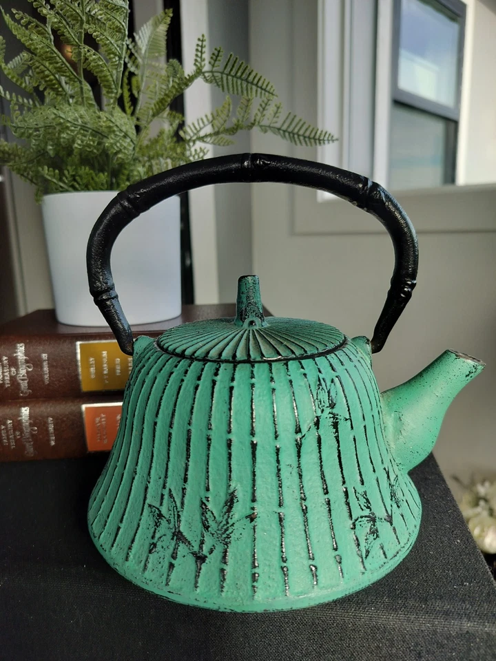 Tetera japonesa vintage, tetusubina, color verde azulado, con colador Foto 3 de 4