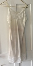 vintage Made in USA Full slip dress 100 Nylon 34 average Non-cling