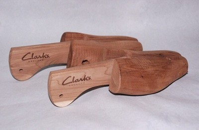 shoe stretcher clarks