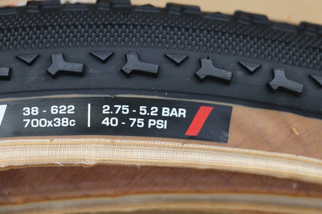 challenge gravel grinder tlr 700 x 38c