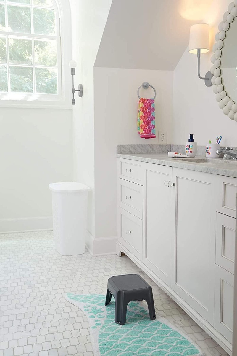 Rubbermaid One-Step Stool, Bisque, Holds up to 200 Pounds, Ideal