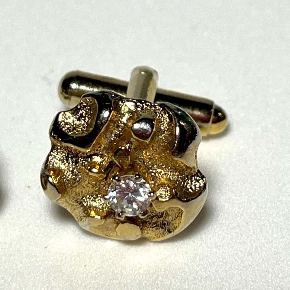 Gemelos pepita vintage dorado con detalles de diamantes de imitación Foto 3 de 4