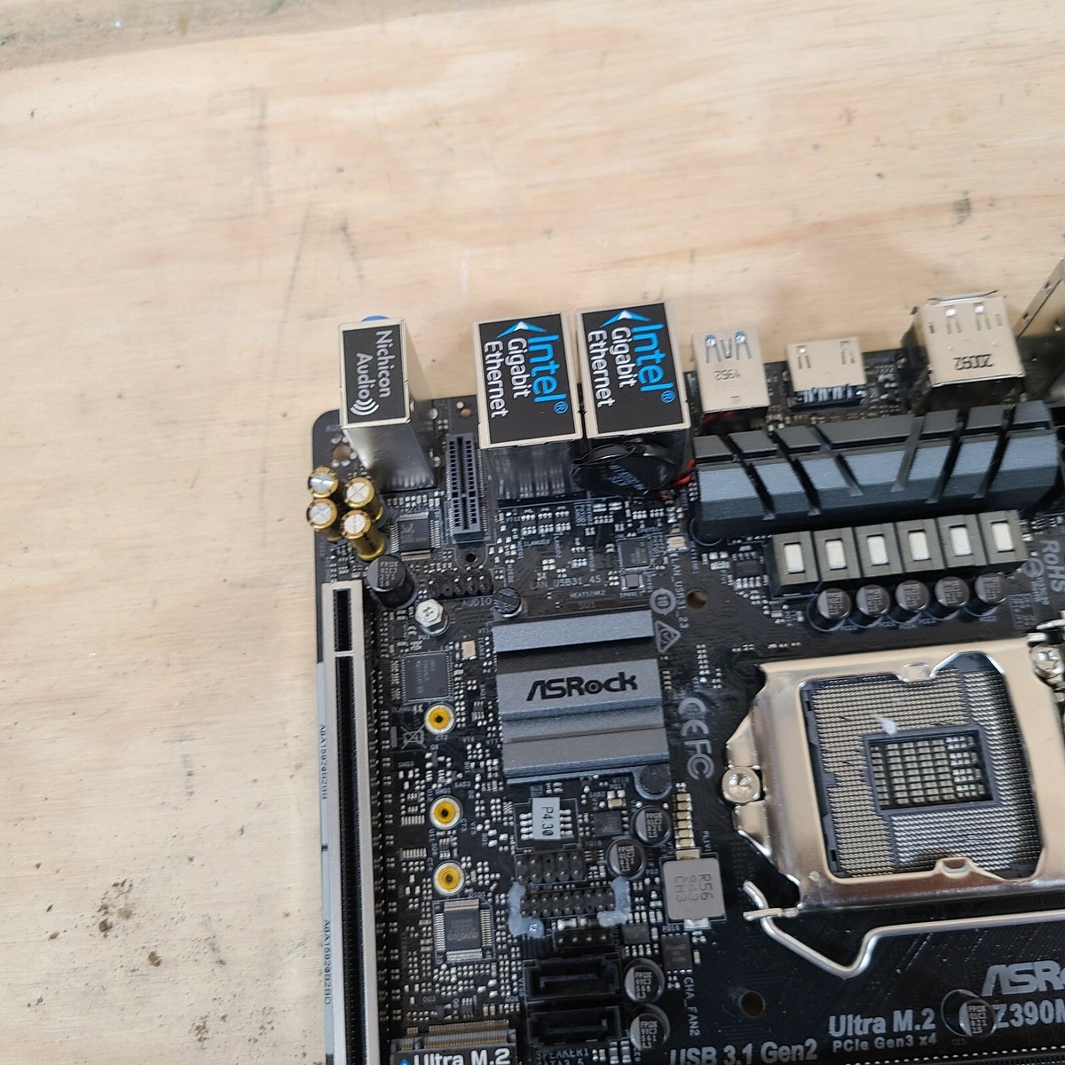 マザーボード ASRock Z390M-ITX/ac Amazon.com: ASRock Motherboard (Z390M-ITX/AC) : Electronics