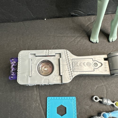 Monster High Voltageous Hair Frankie Stein Dress Straightener Stencils READ - Picture 5 of 24