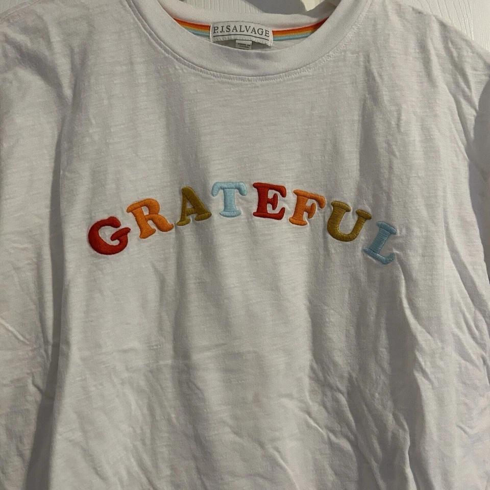 Camiseta PJ Salvage Blanca Mujer Pequeña Grateful Bordada Manga Corta Cuello Redondo Foto 3 de 4