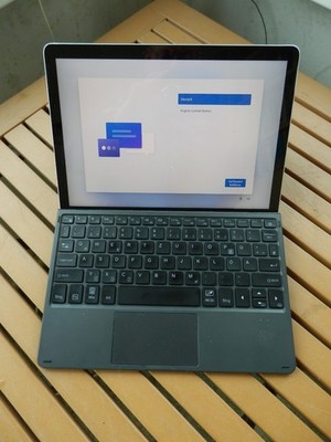 Microsoft Surface Go 3 10,5 Zoll Touch (64GB SSD, Intel Pentium Gold, 3,40 GHz, 