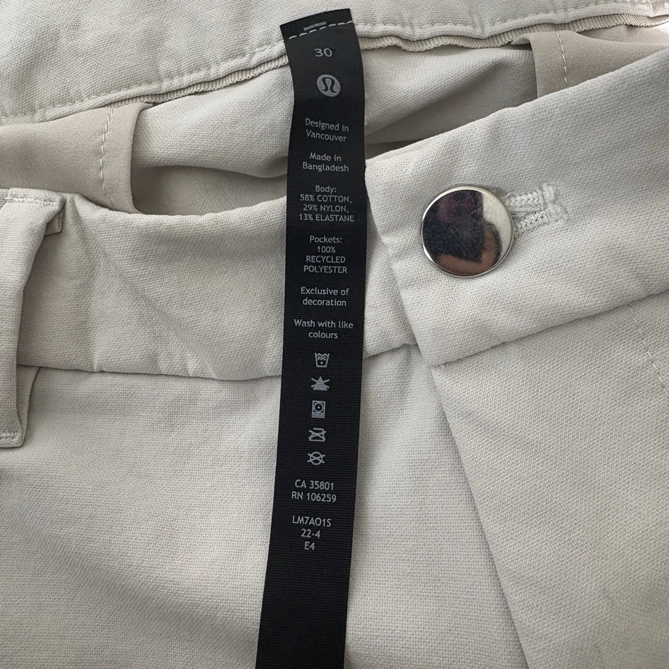 Lululemon Commission Shorts Mens 30 Beige Classic Ventlight Golf Athletic - Image 4 of 4