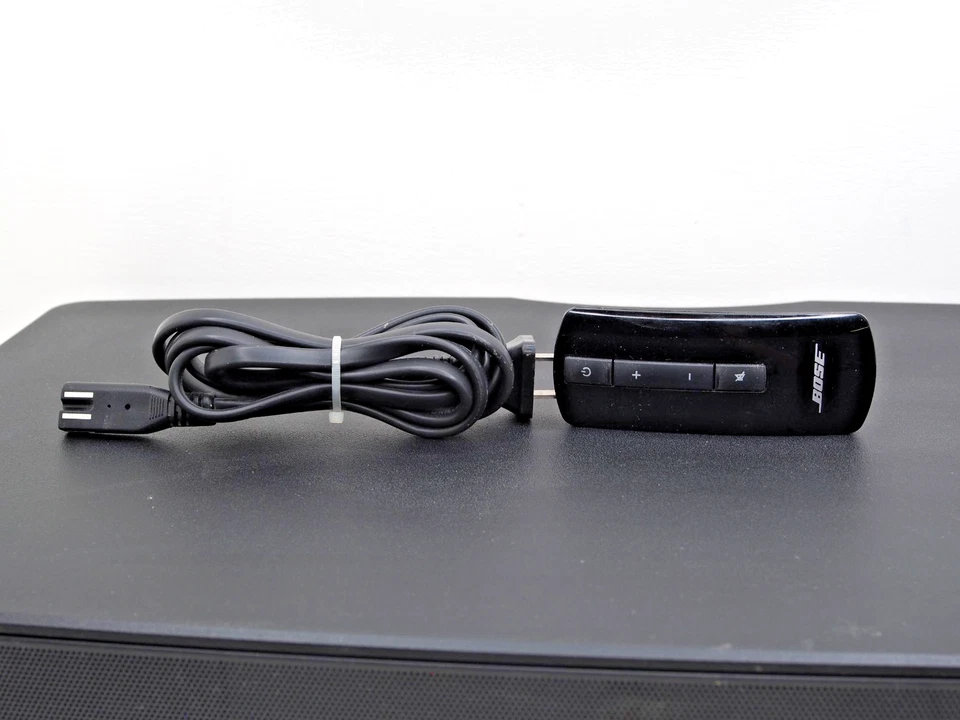 Sistema de som Bose Solo TV modelo 410376 com controle remoto, cabo de alimentação testado funcionando - Imagem 2 de 4