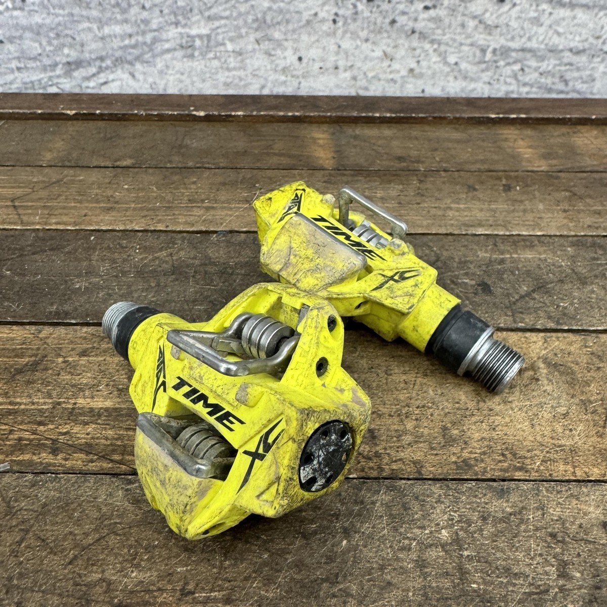 TIME ATAC XC Clipless MTB Bike Pedals 9/16 Yellow Pair 90s Gravel TIME ATAC XC Clipless MTB Bike Pedals 9/16 Yellow Pair 90s Gravel