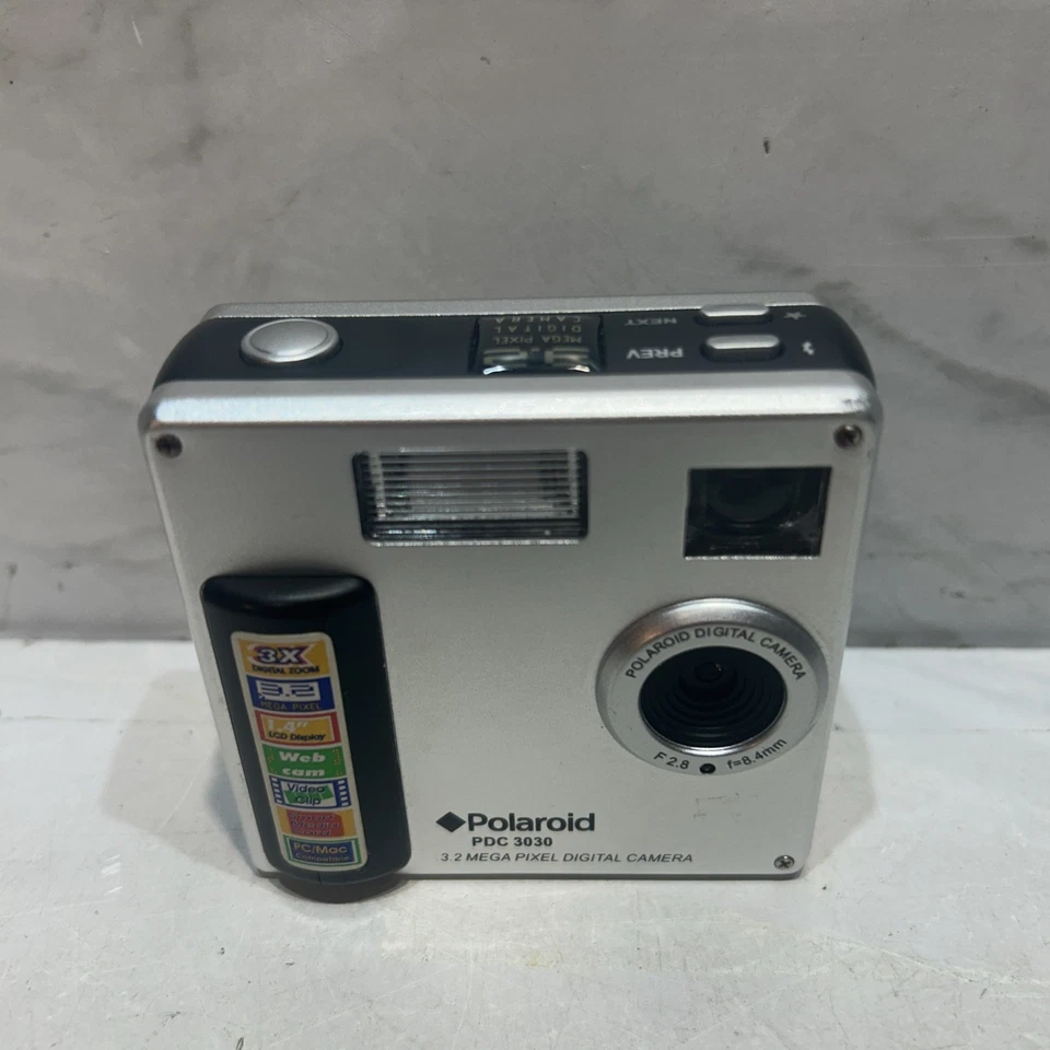 Vintage Polaroid PDC 3030 3.2MP Digital Camera + 64GB Memory Card & Case - Image 2 of 4