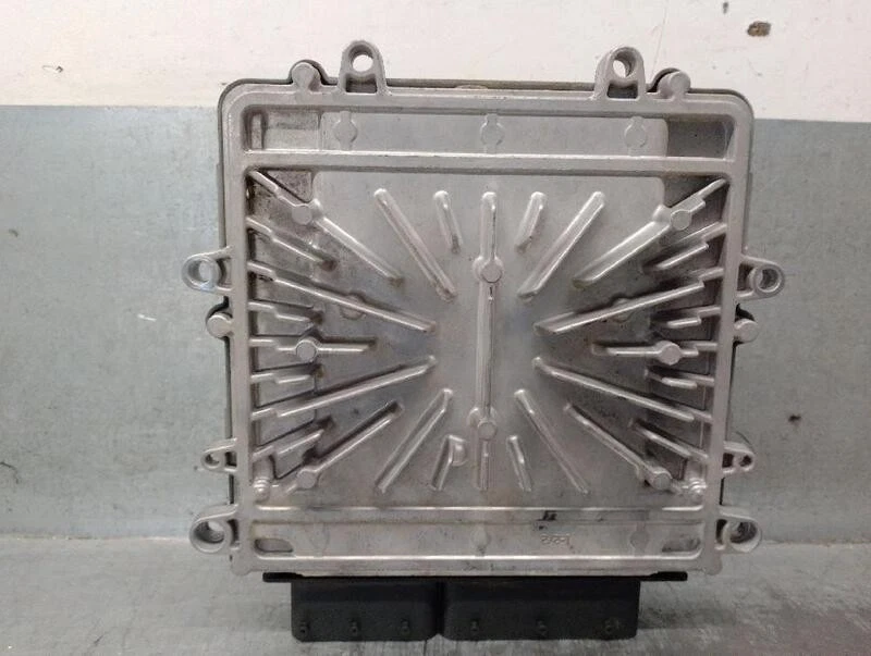 31303388 centralina motore per VOLVO S60 II (134) D3 2010 5360268 - Immagine 2 di 3