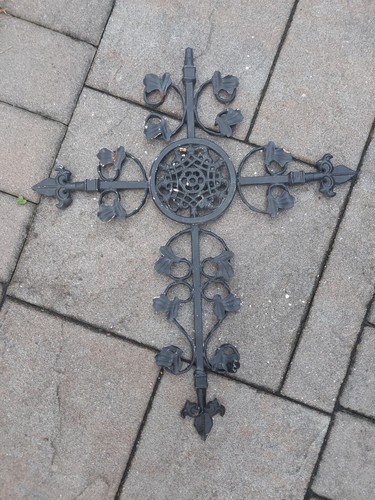 LARGE CAST IRON GARDEN CROSS CEMETERY MEMORIAL HANGING 27"x22" ANTIQUE EUC