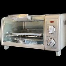 Black  Decker toaster model TO1700SG