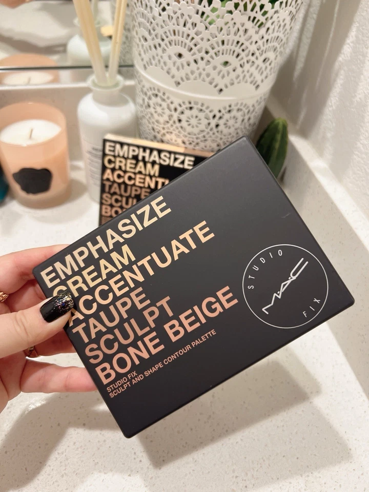 MAC Studio Fix Sculpt & Shape Contour Palette, LIGHT/MEDIUM, 0.5oz/14.4g, NIB - Image 4 of 4