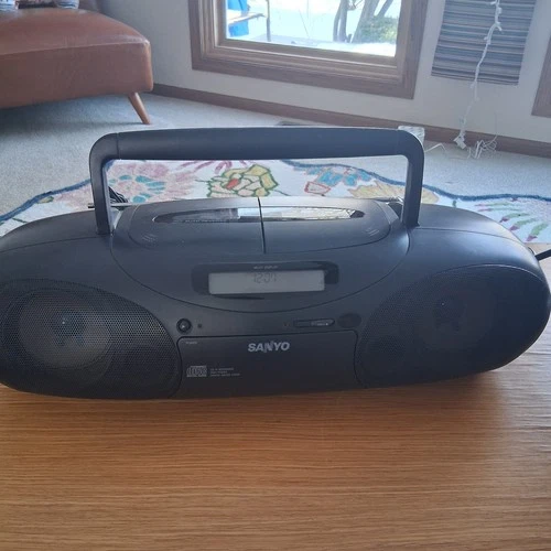 Vintage 1992 Sanyo MCD-Z65k Radio CD Cassette Tape Combo Boombox, TESTED