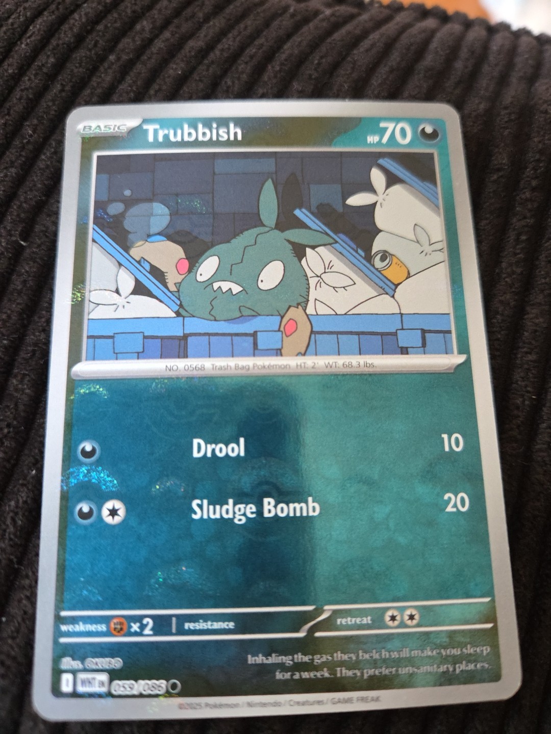 Trubbish (Master Ball Pattern) 059/086 Sv: White Flare Holo