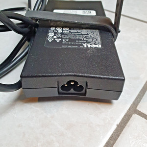 Dell DA130PE1-00 130W 19,5V 6,7A  AC Adapter Laptop Netzteil