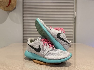 Nike Roshe Run  Calypso    Men s Size 8