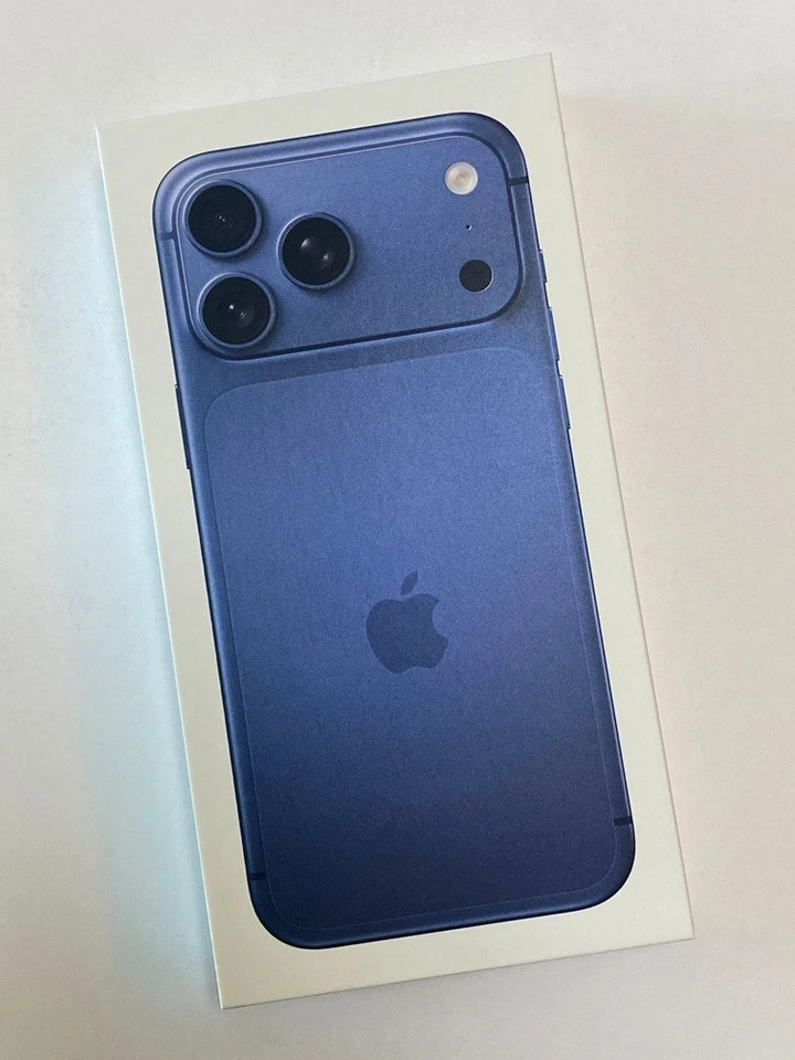 Apple iPhone 17 Pro Max 6.9" Physical SIM + eSIM HK A3526 Unlocked FedEx/UPS - Image 2 of 3