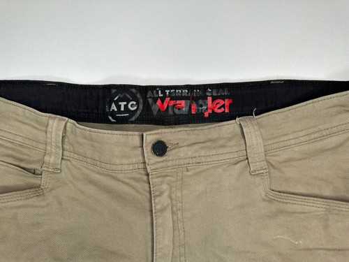 Wrangler ATG Reinforced Double Knee Utility Shorts - 38 - Picture 2 of 9
