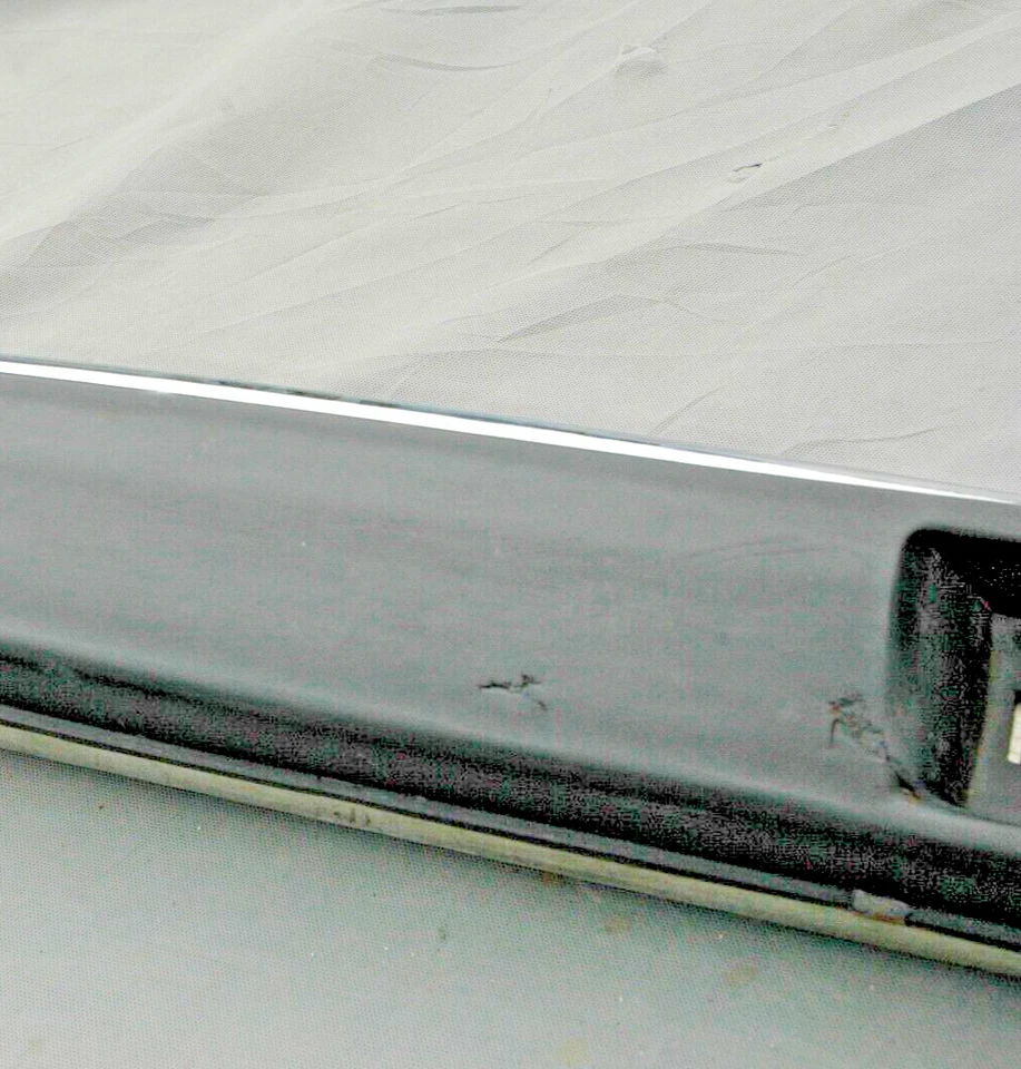1988-1991 Jaguar XJ6 /VDP/ XJ12 Rear Center Bumper w/Chrome Trim OEM Jaguar - Image 3 of 4