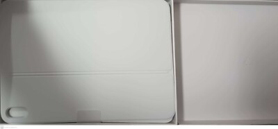 Apple Magic Keyboard Folio for iPad (10th generation) Model A2695