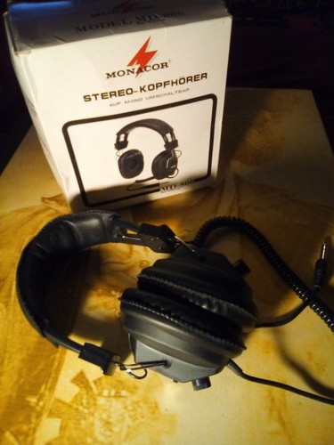 MD-806 (GERMAN Stereo Headphones) VGC 