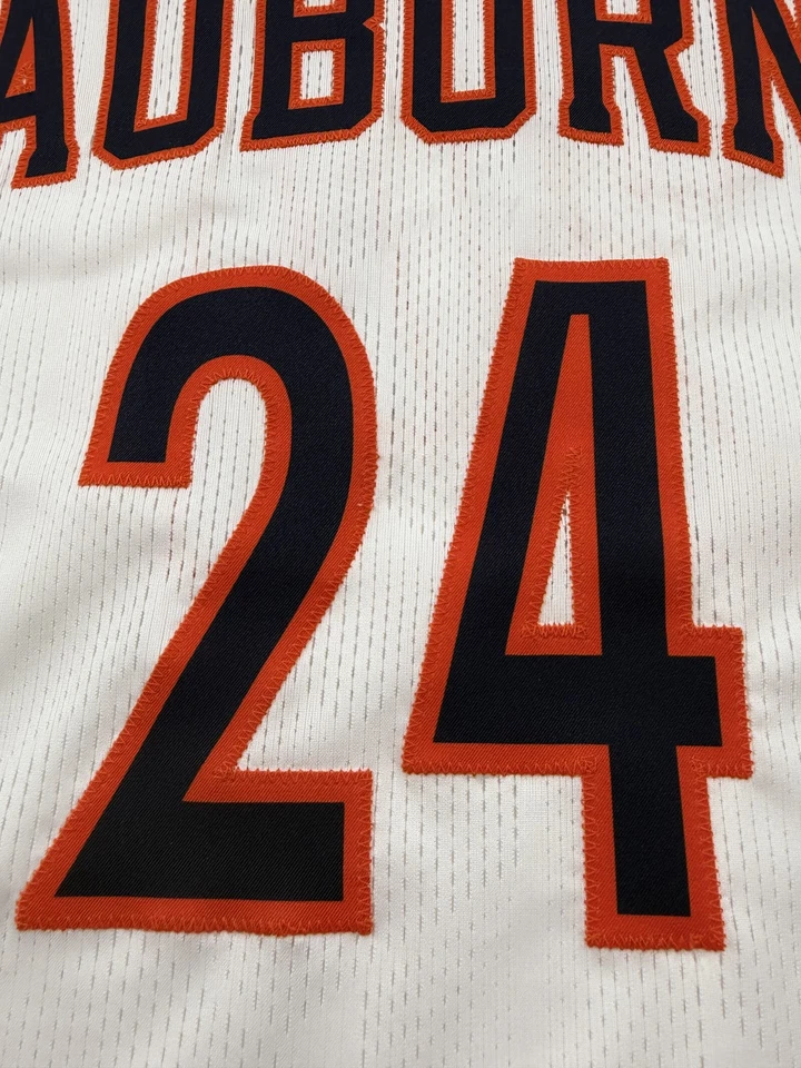 Camiseta deportiva de los Tigres de los Burnos Rojos para hombre grande de la NCAA #24 muestra de jugador Under Armour Foto 4 de 4