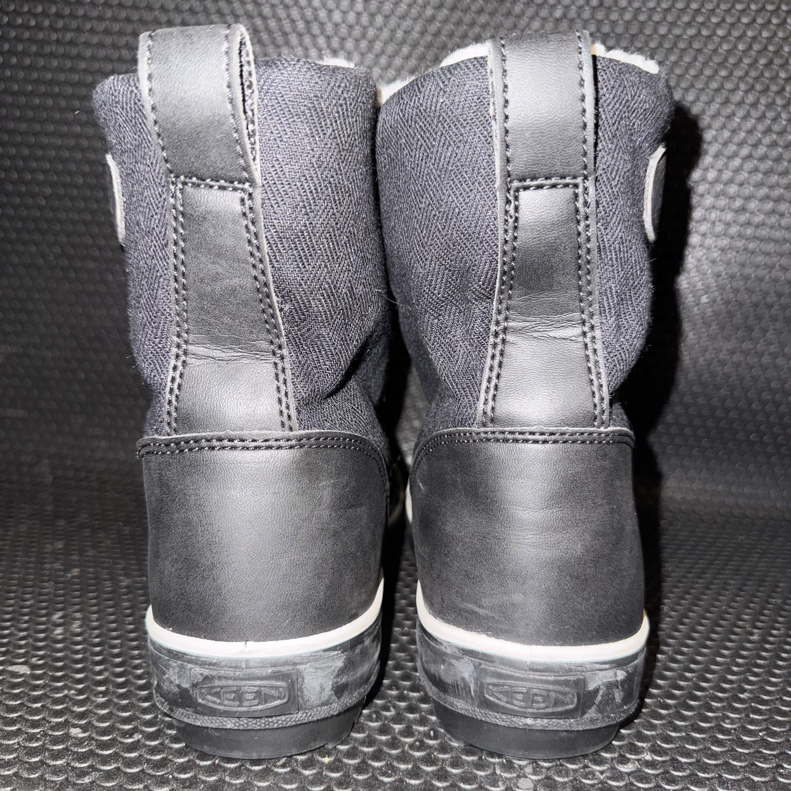 Stivali invernali impermeabili KEEN Elsa foderati sherpa nero bianco donna taglia 7