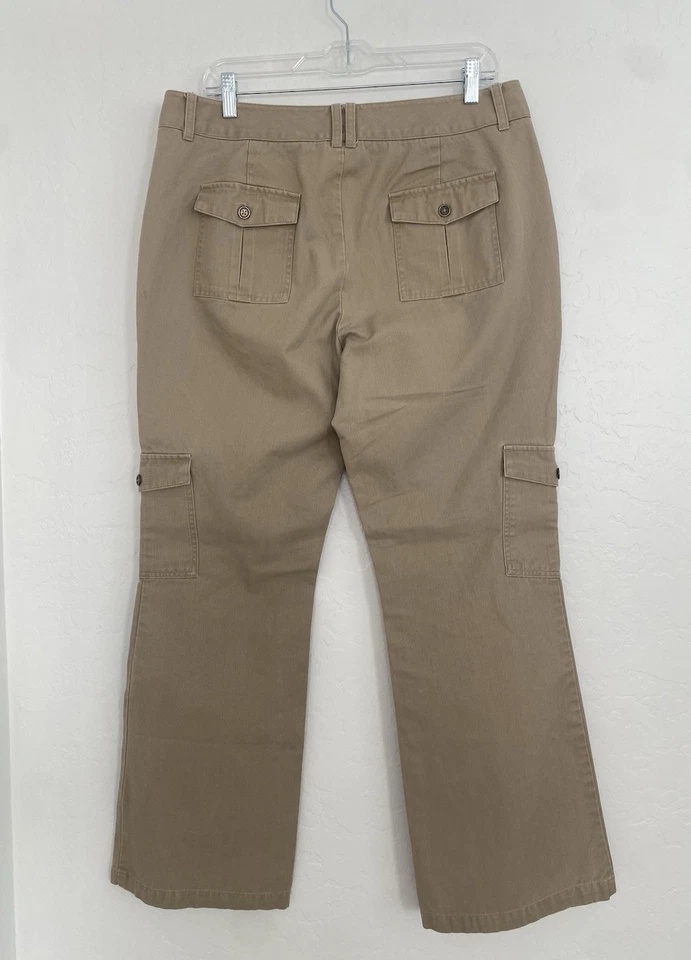 Calça Dockers Cargo Feminina Tamanho 12 Cáqui Ajuste Favorito Casual Cintura Média Boot Cut - Imagem 2 de 4