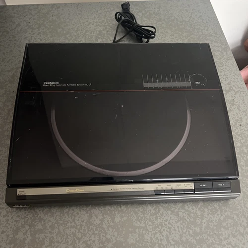 Technics Direct Drive Automatic Linear Turntable System SL-L1 w/ Technics P33 St