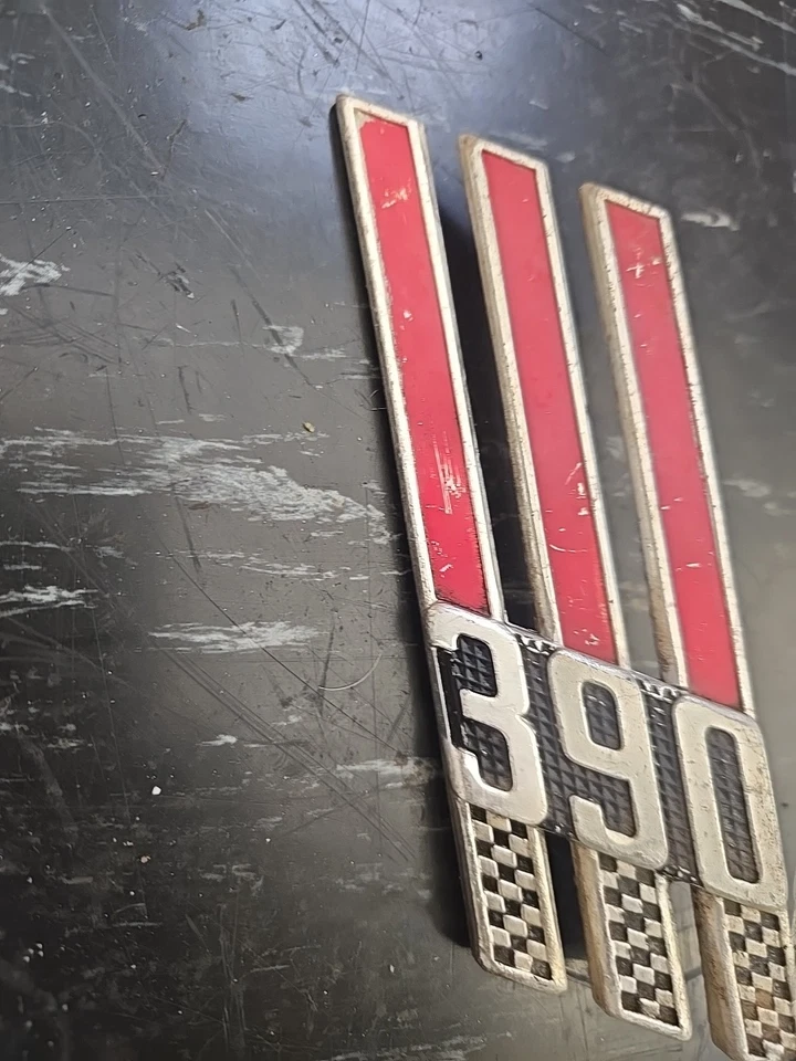 Ford Custom Galaxie Fairlane LH 390 1966 1967 guardabarros delantero emblema adorno Foto 4 de 4