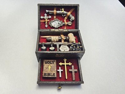 1:12 Scale Vampire hunting kit