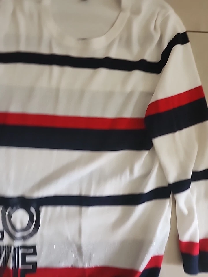 Suéter Tommy Hilfiger Para Mujer XL Blanco Amor Gráfico Borde en Contraste Pullover Foto 3 de 4