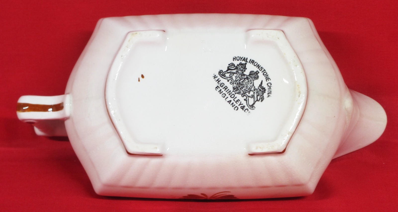 Antique W.H. Grindley Favorite Shape Tea Leaf Ironstone Gravy Boat, Ca 1880s