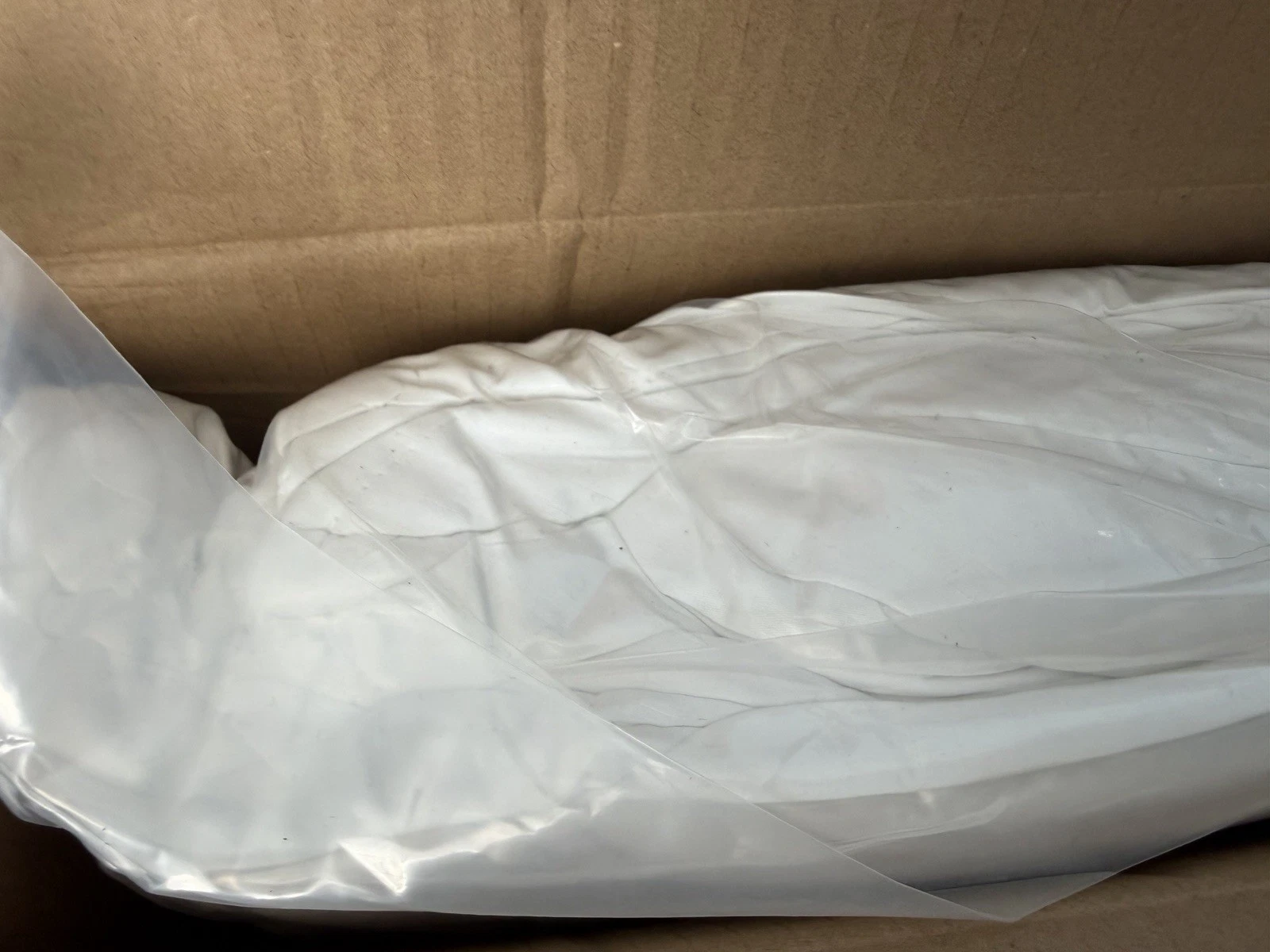 EASELAND Queen Mattress Pad White Soft Comfortable Bedroom Bedding Cover