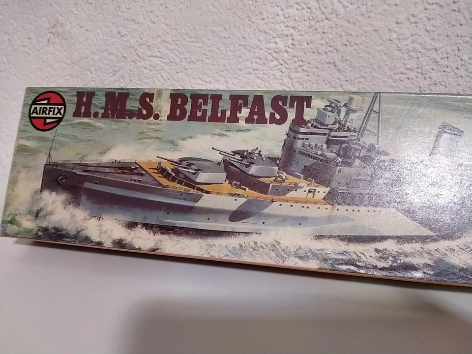 Airfix Nave Militare H.M.S. Belfast 1/600 Model Kit - Immagine 2 di 4