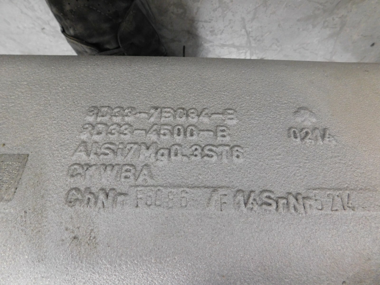 2014 12 - 18 Aston Martin V12 Vanquish Torque Tube / Driveshaft #1697 Z4