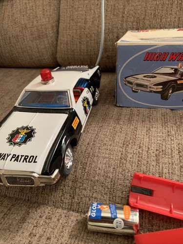 Vintage Remote Control Olds Toronado Highway Patrol Car Japan RARE Pressed Tin - Picture 12 of 24
