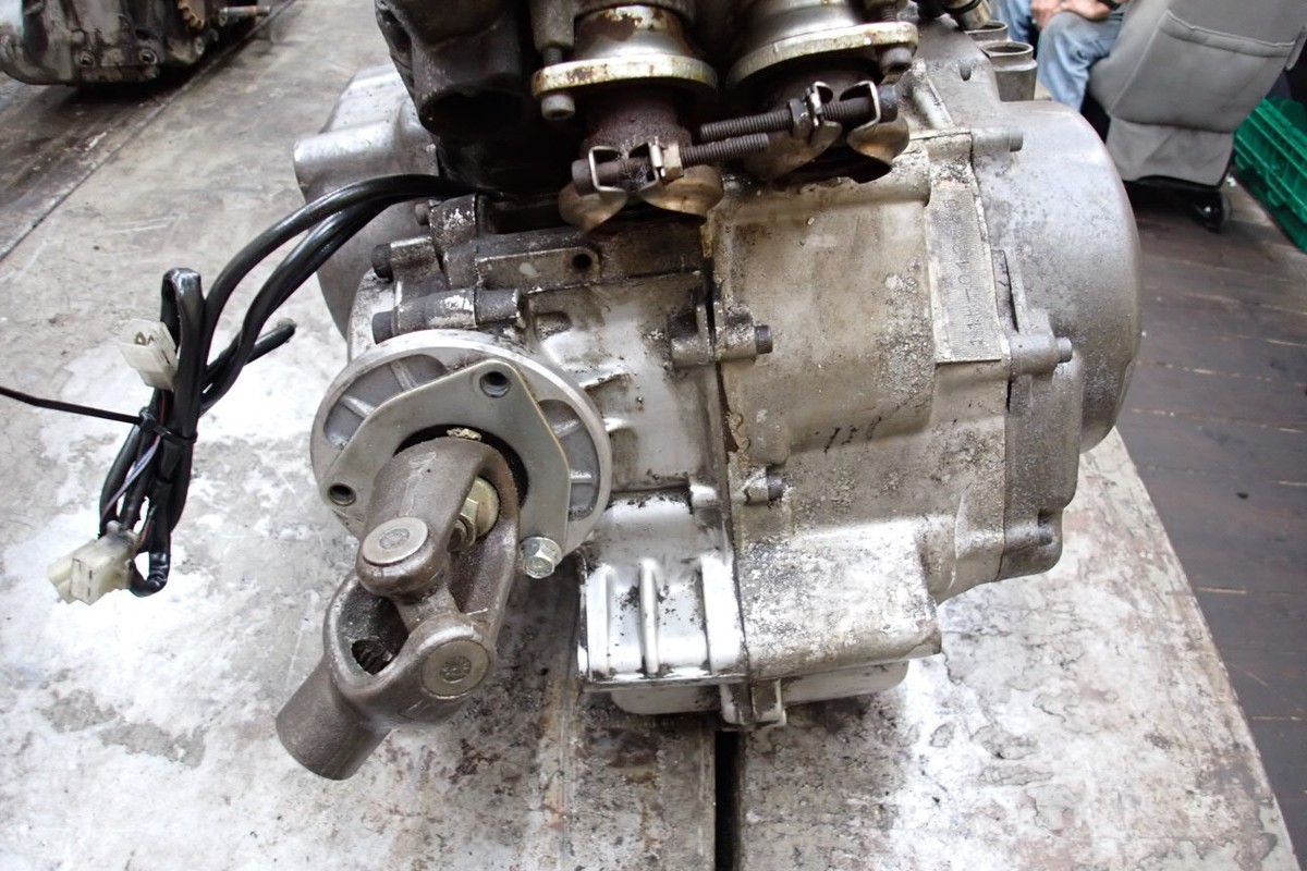 1982 YAMAHA XZ550 ENGINE MOTOR YICS W/ STARTER 16535 MILES 185 190