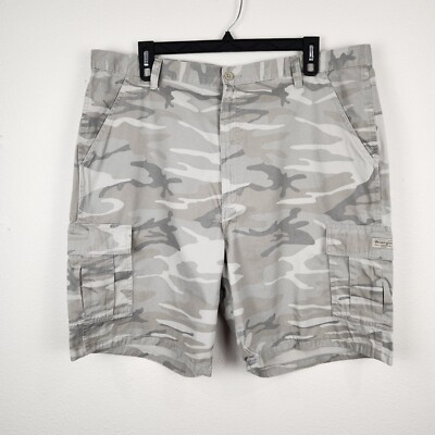 Wrangler Authentic Issue Mens Camo Print Cargo Shorts Beige Size 42 Pockets 