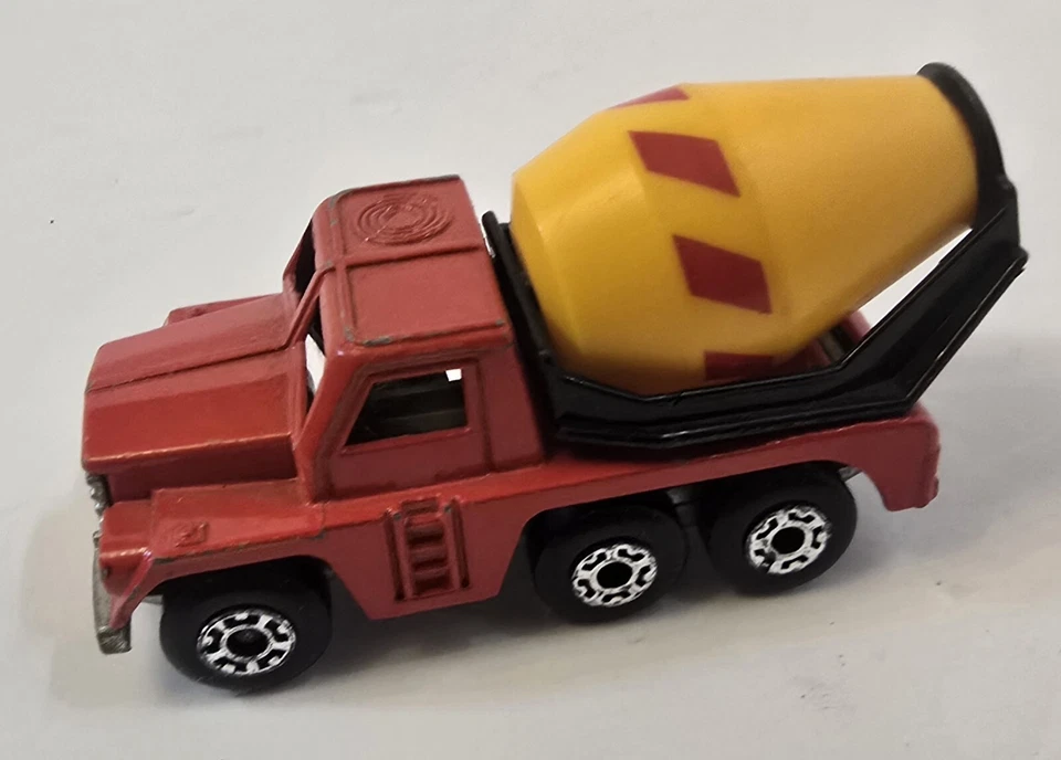 Matchbox Superfast Cement Truck No 19 Red Vintage 1976 Lesney England Used - Image 4 of 4