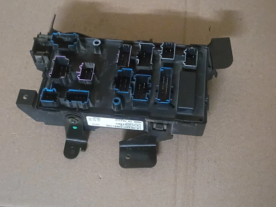 Ford F250 F350 2005-2006 bajo tablero caja de fusibles P/N 6C3T-14A067-AB Foto 3 de 4