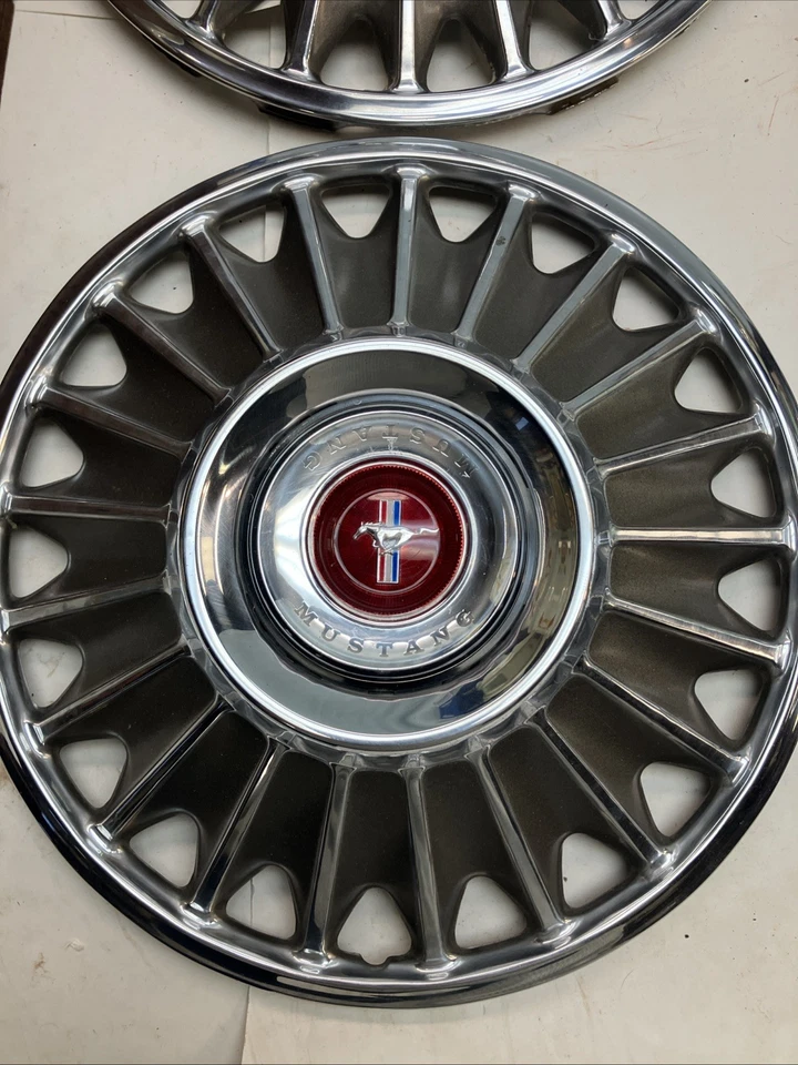 四 1967 年福特野马 14 英寸车轮盖 — 第 4/4 张图片