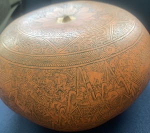 Vintage Peruvian Handmade Hand-Carved Storyteller Gourd Folk Art Collectible
