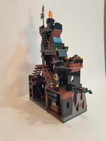 LEGO Kingdoms: Prison Tower Rescue (7947) 100% Complete. Minifigs and Manuals.