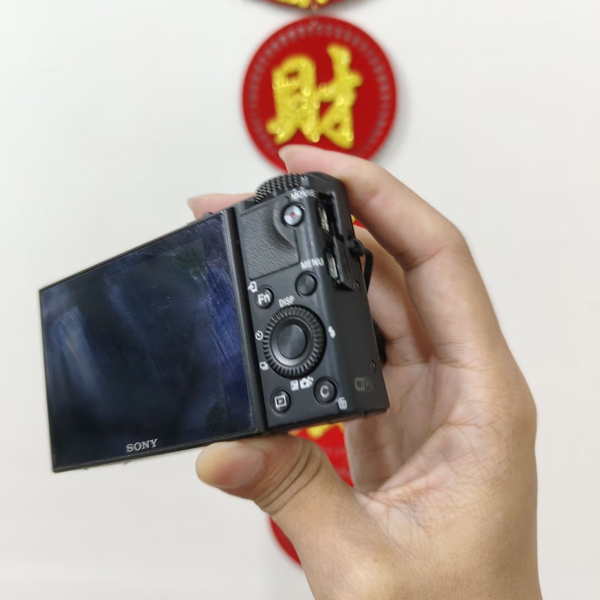 Sony DSC-RX100 III RX100M3 20.1 MP 2.9x Zoom Digital Camera